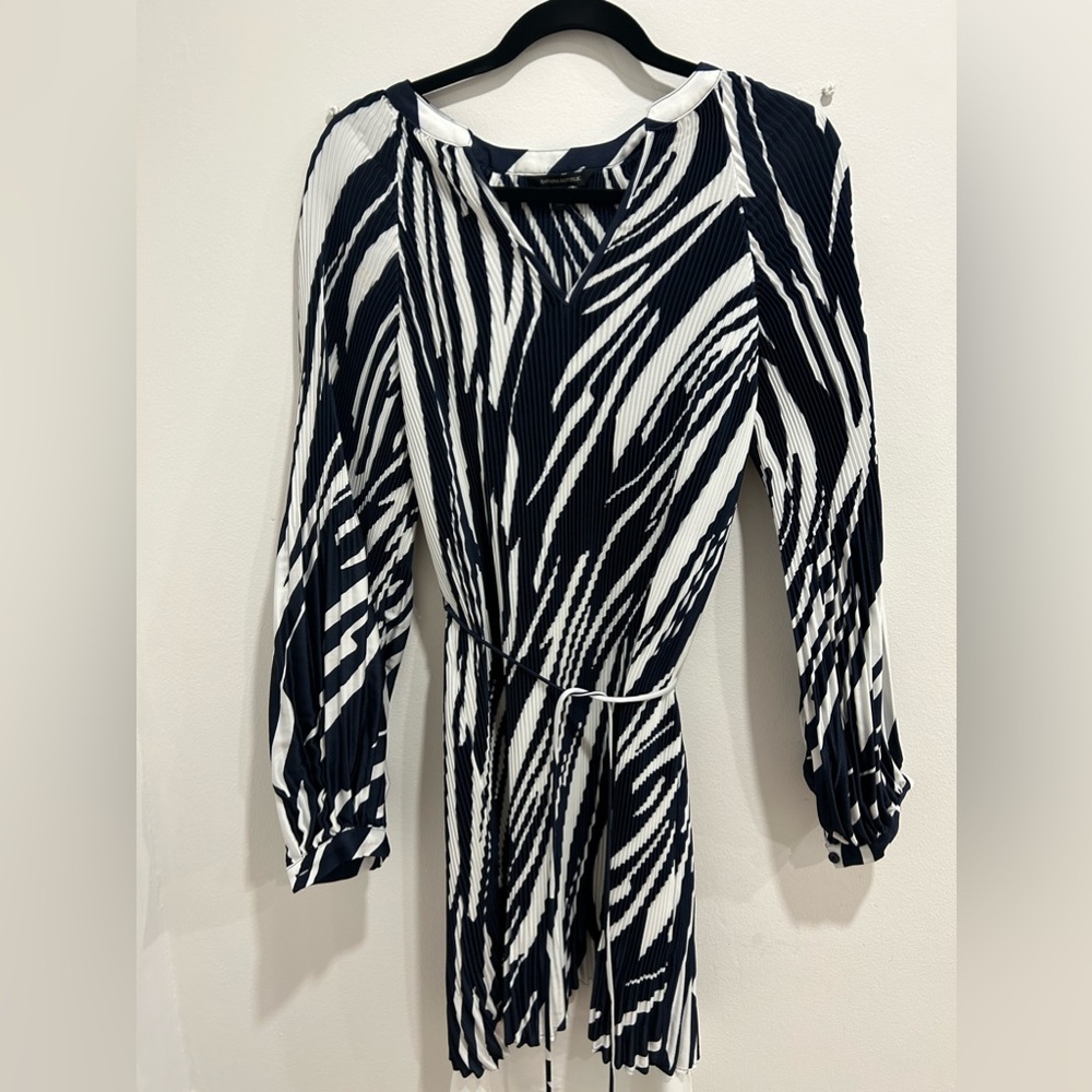 Banana Republic navy and white dress